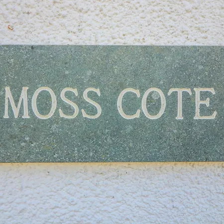 Moss Cote